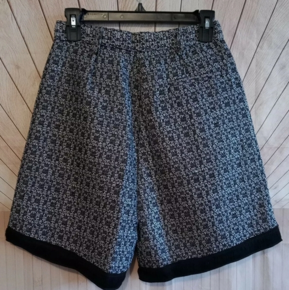 Beulah Women's Bermuda Black & White Thick Cozy Tweed Puffy Shorts Small - Picture 5 of 5